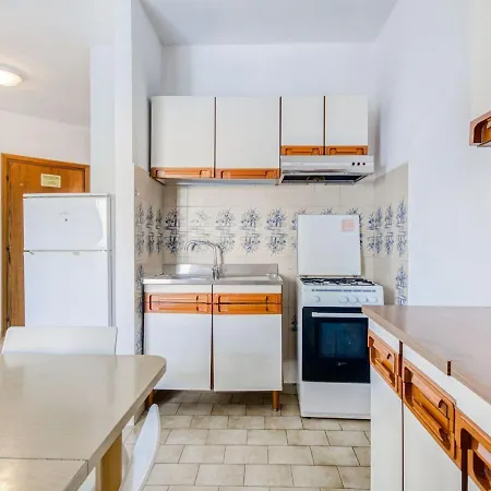 Apartamento Inviting In With Swimming Pool *