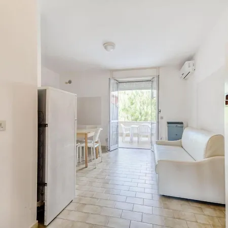 Inviting In With Swimming Pool * לואנו